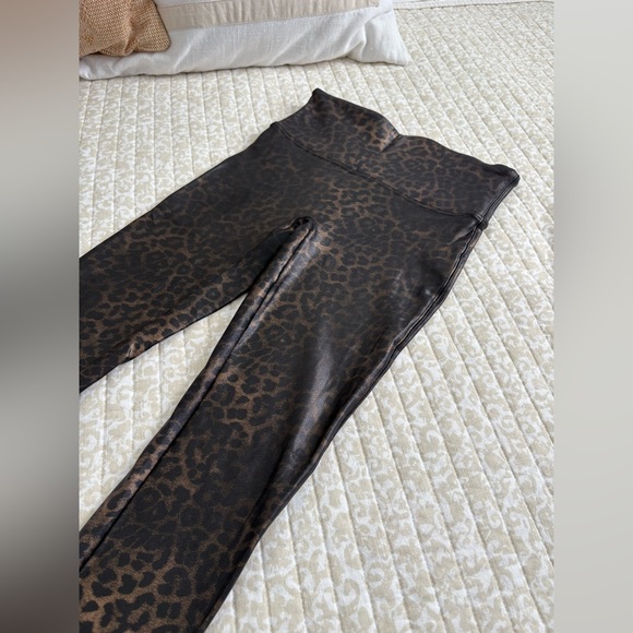 SPANX Luxe Faux Leather Leggings | Leopard Shine | Limited Edition | Size M - Picture 5 of 15
